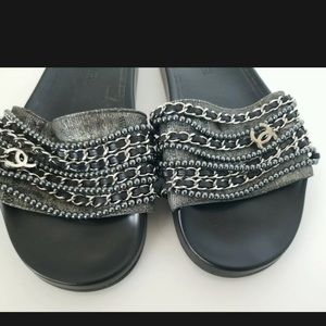 Chanel black tropiconic chain cc charm silver logo pool slides size 39 (9)
